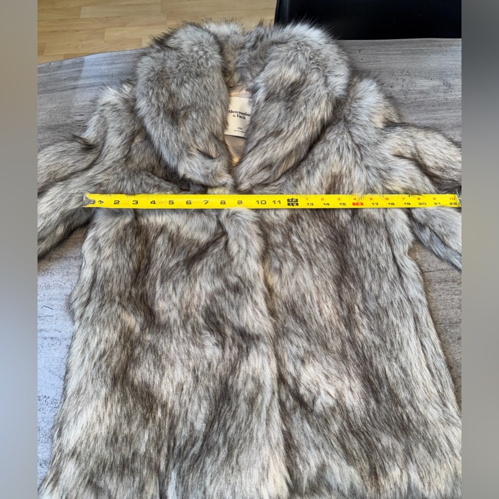 Abercrombie & Fitch Faux Fur Coat XXS | Gray Plush Jacket - Picture 5 of 9